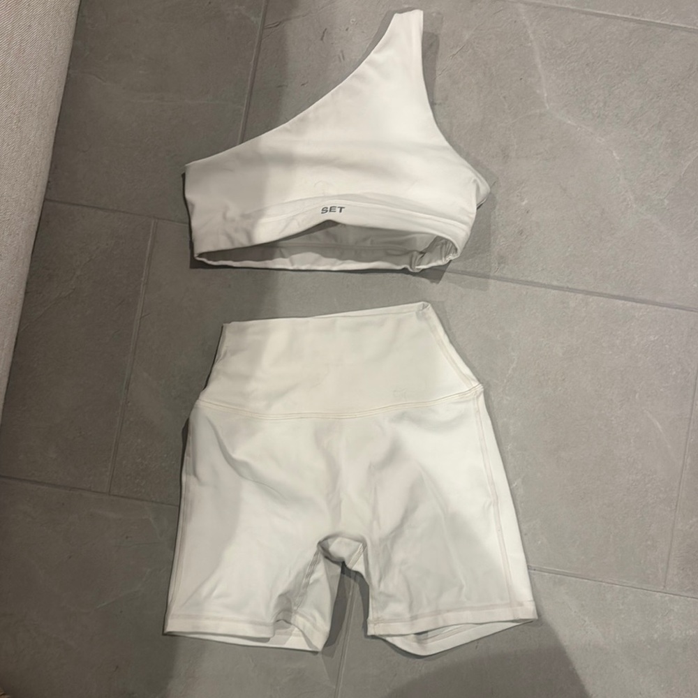 SET Active LuxeForm White Sports Set